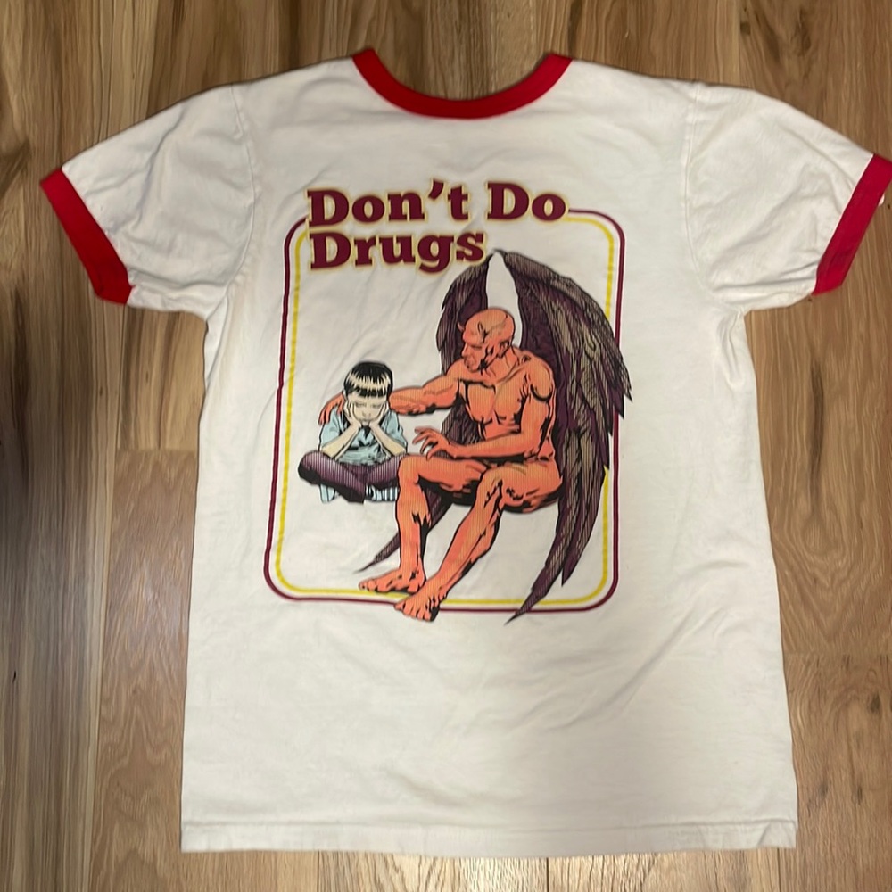 COPY - Hot topic graphic tee